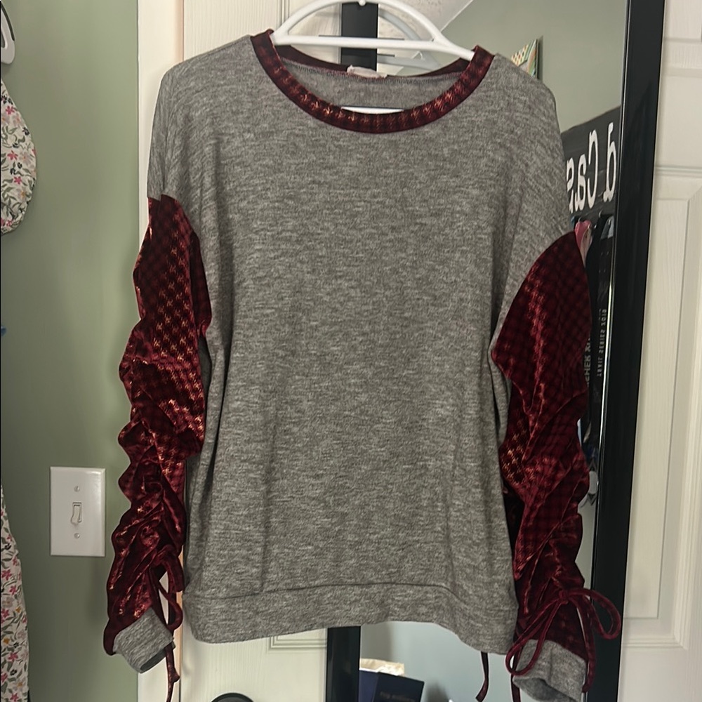 Gray Sweatshirt with velour red and gold rouched sleeves